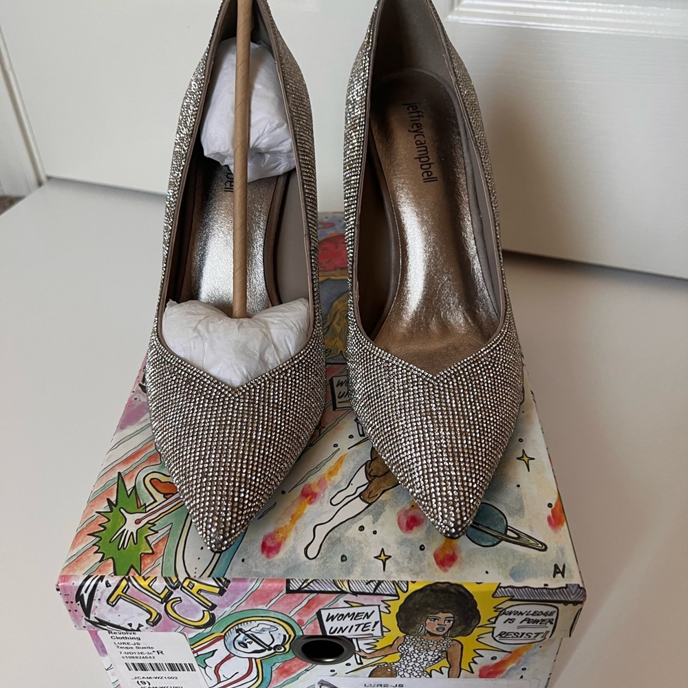New Jeffrey Campbell Glittering Silver Heels with Crystals. Size 9.